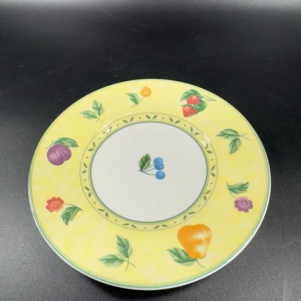 Victoria & Beale Savannah Porcelain Round‎ Dish Plate Set of 4 Dishes 6inch Wide